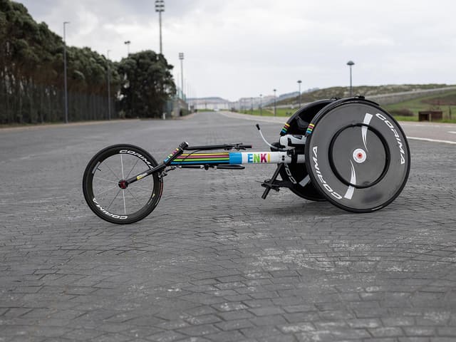 Material deportivo adaptado de Enki, imaxe 16.